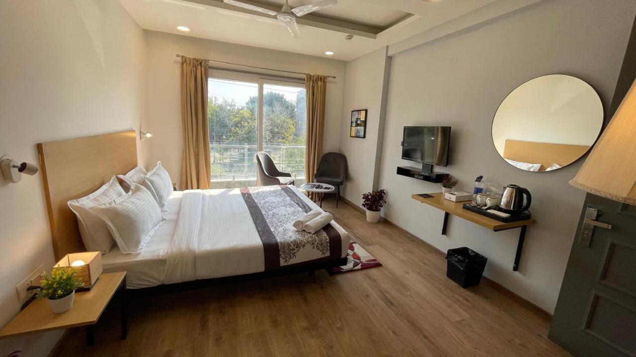 Saltstayz Express - Medicity Near Medanta Hospital Gurgaon Exteriör bild
