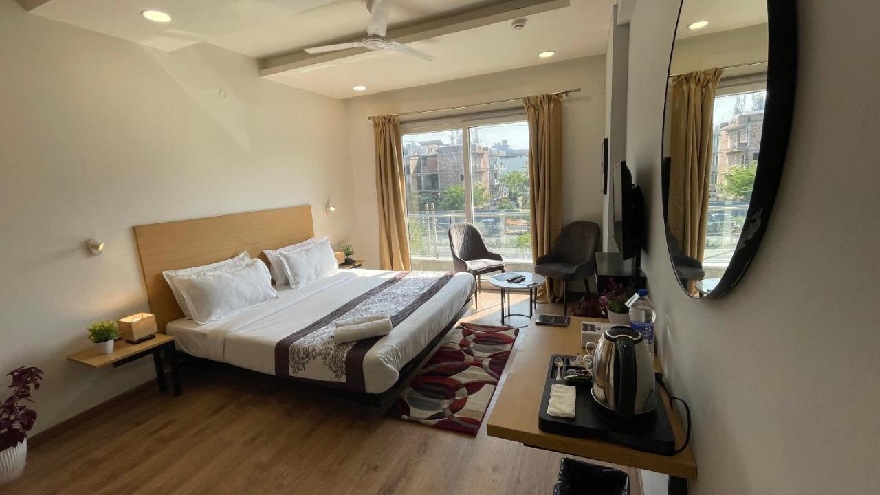 Saltstayz Express - Medicity Near Medanta Hospital Gurgaon Exteriör bild